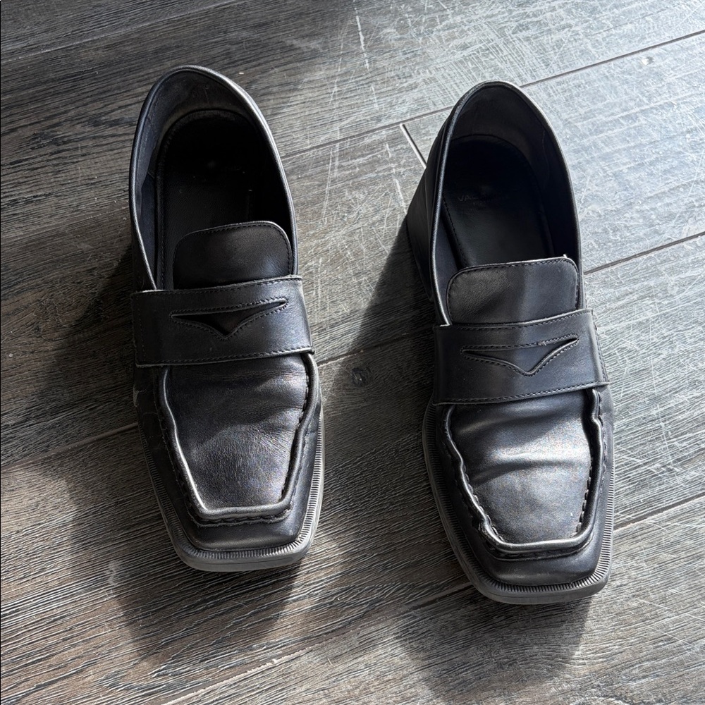 Vagabond Black Leather Loafers
